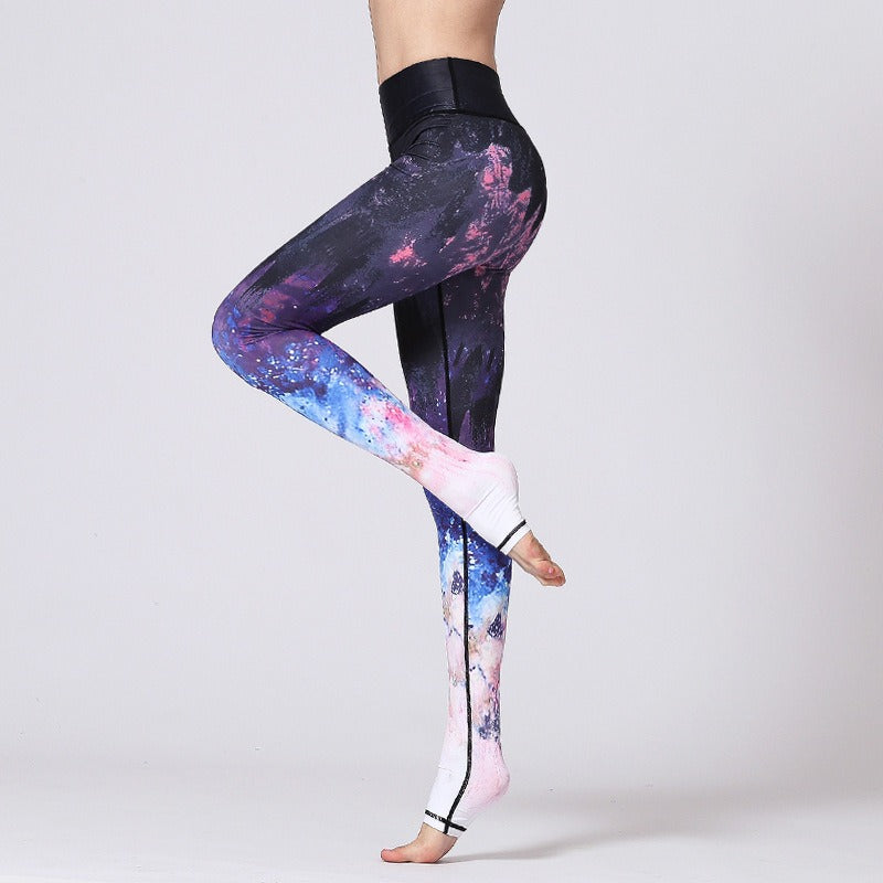 Yoga wear for women tight fitting high waisted hip lifting foot stepping trousers sports fitness dance printed yoga pants