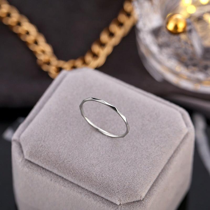 Internet Celebrity Fashion Titanium Steel Rose Gold Thin V-Shaped Ring, Non Fading Ins Food Ring Tail Ring - Frederika’s favorites 🦊