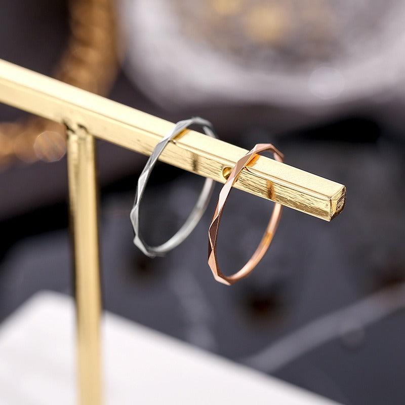 Internet Celebrity Fashion Titanium Steel Rose Gold Thin V-Shaped Ring, Non Fading Ins Food Ring Tail Ring - Frederika’s favorites 🦊