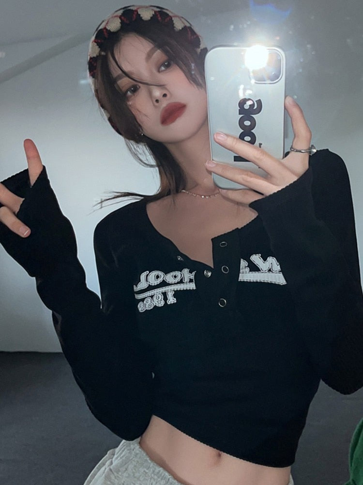 Retro Graffiti Print Elastic Long Sleeve T-Shirt - Frederika’s favorites 🦊