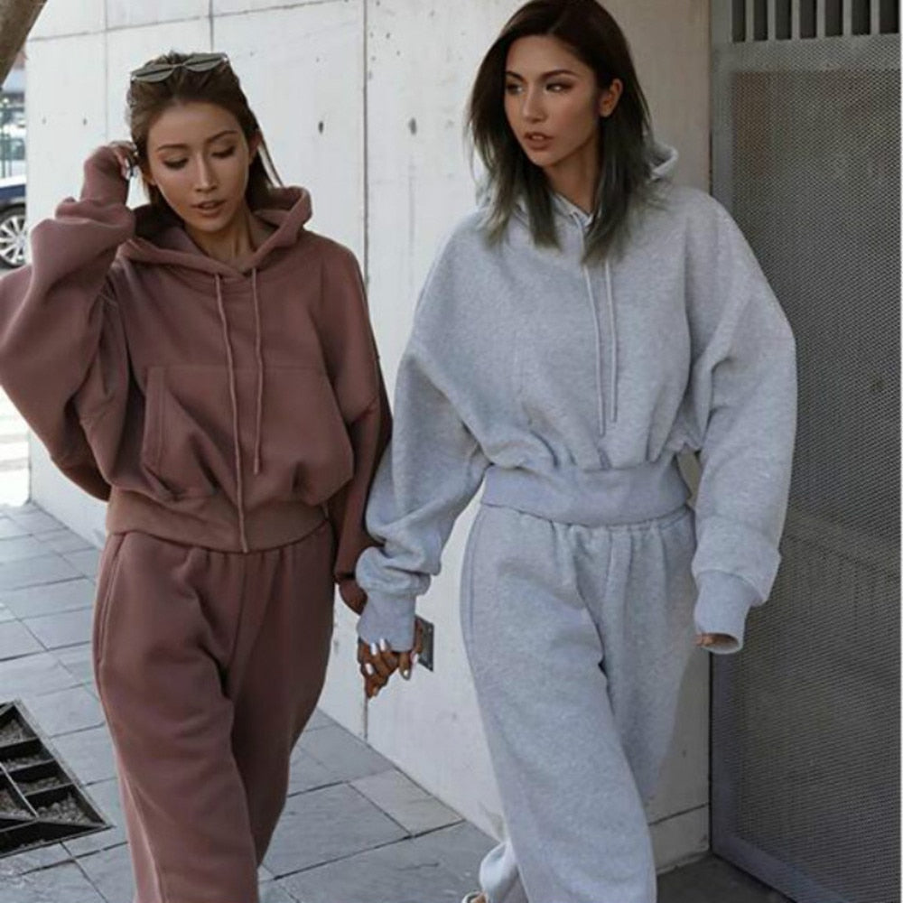 Women Warm Hoodie and Pants Set - Frederika’s favorites 🦊
