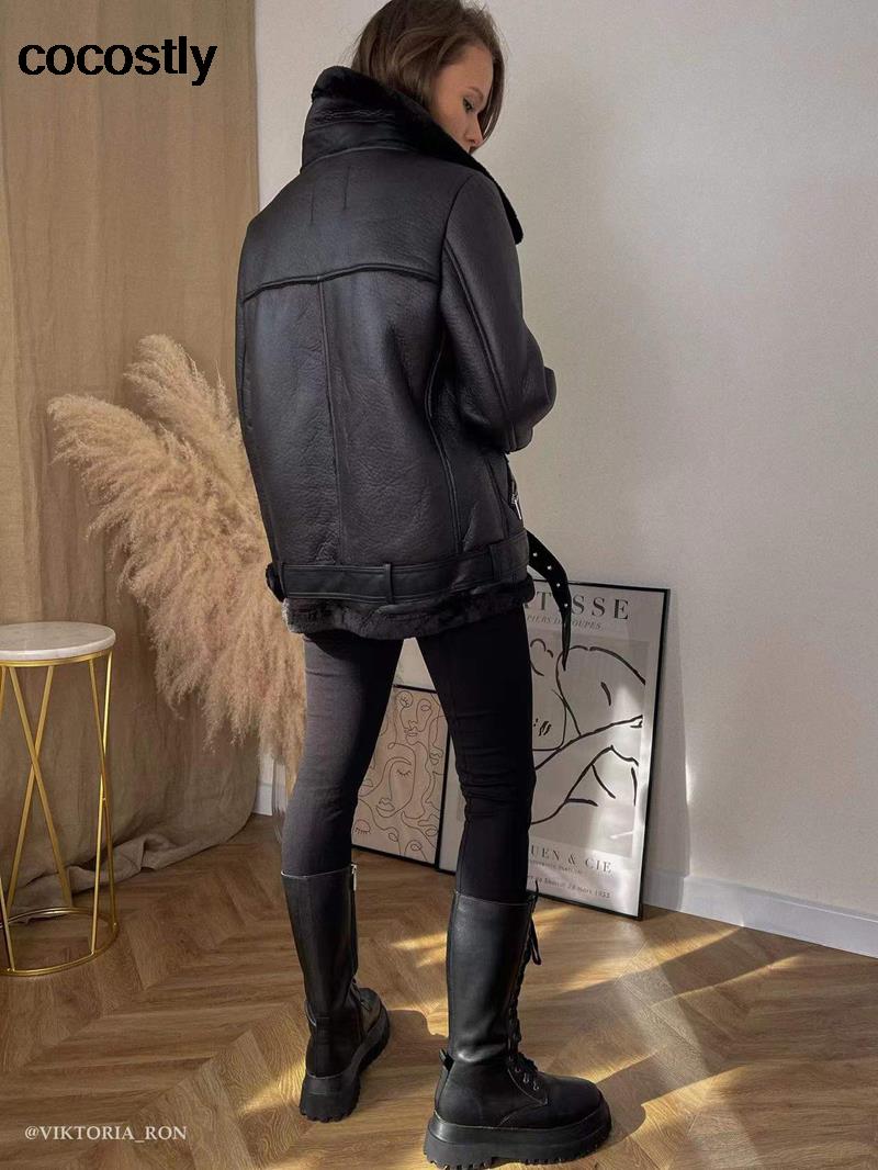 High Quality Woman's Faux Leather Fur Coat - Frederika’s favorites 🦊