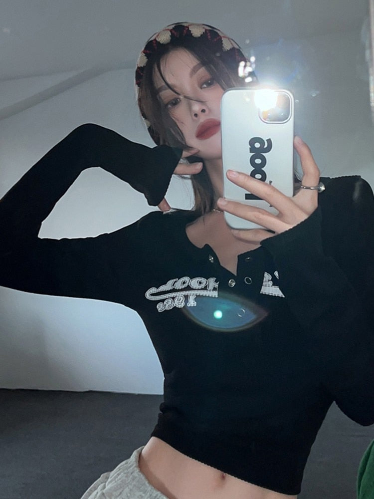 Retro Graffiti Print Elastic Long Sleeve T-Shirt - Frederika’s favorites 🦊