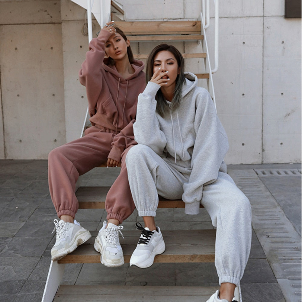 Women Warm Hoodie and Pants Set - Frederika’s favorites 🦊