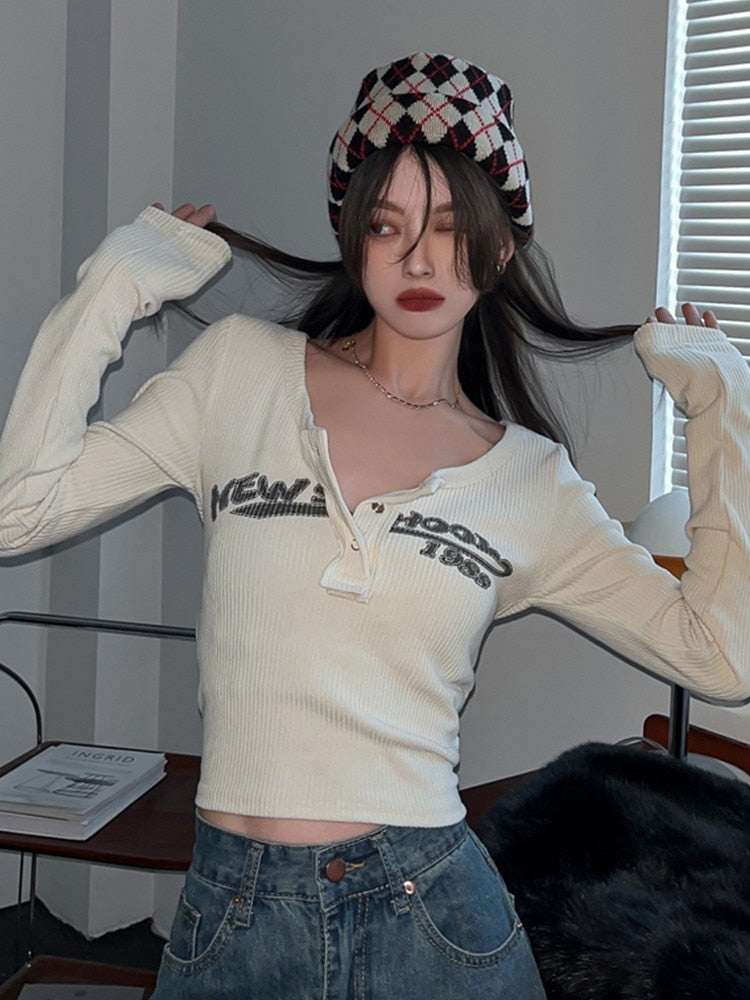 Retro Graffiti Print Elastic Long Sleeve T-Shirt - Frederika’s favorites 🦊