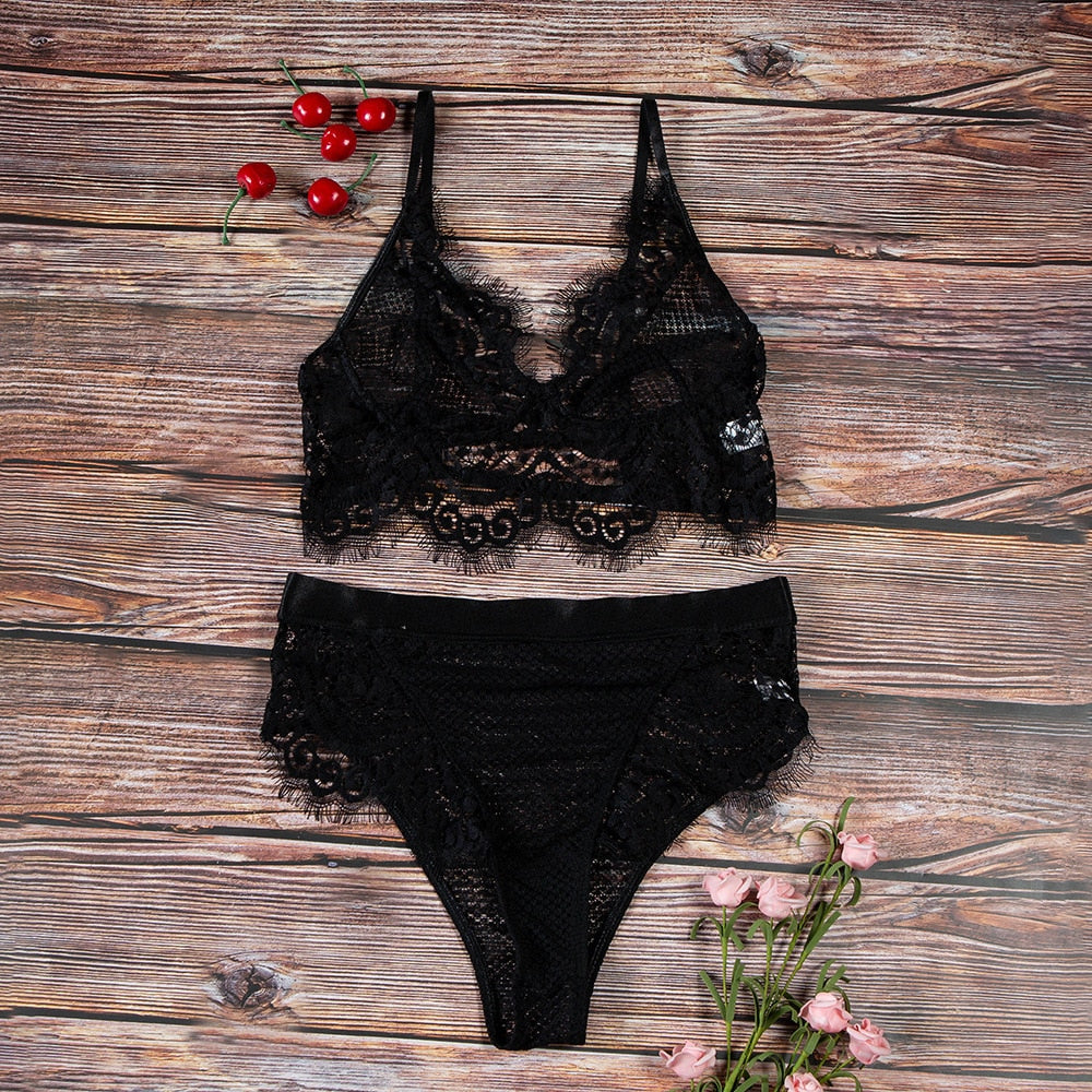 Laced Eyelash Playsuit - Frederika’s favorites 🦊