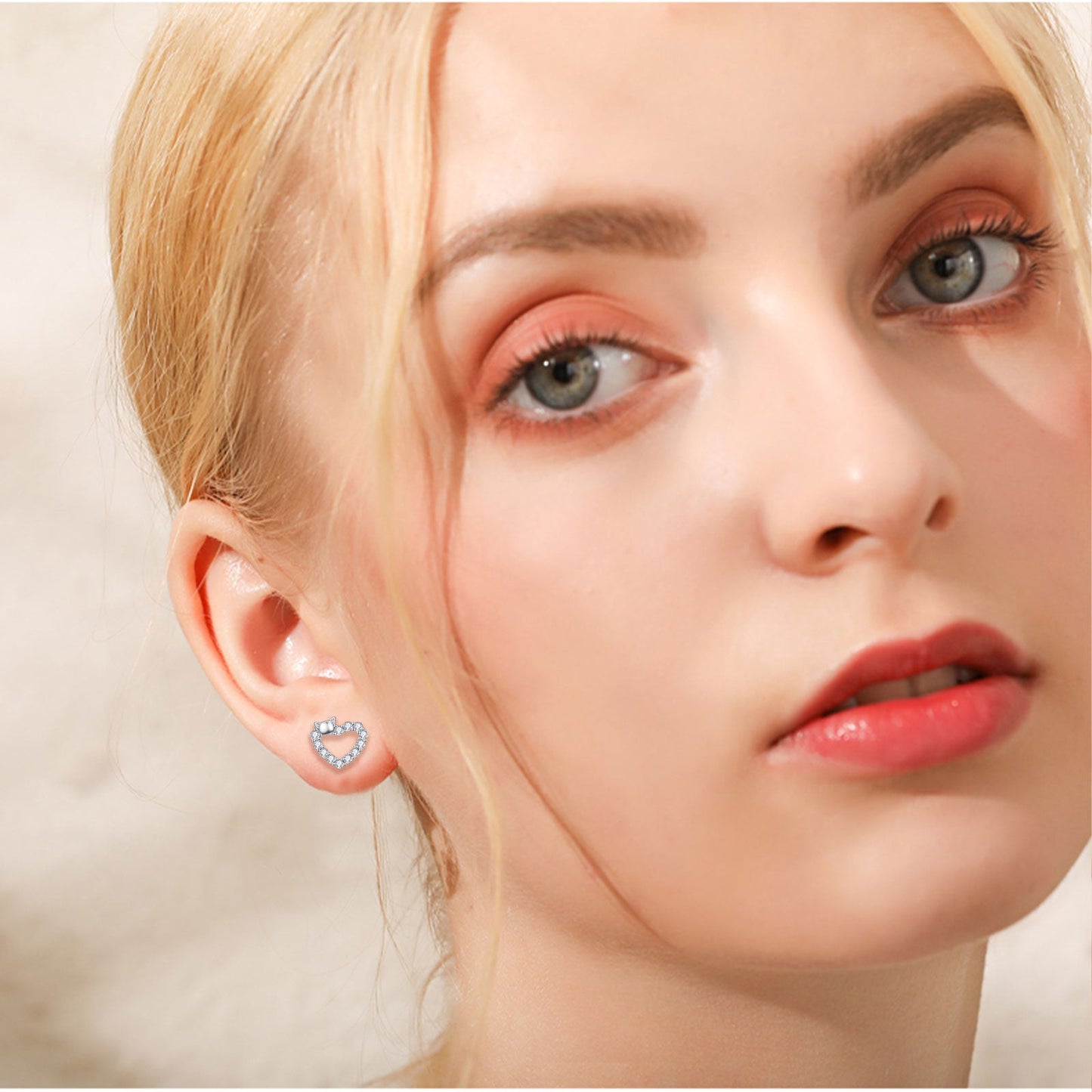 Heart Stud Earrings - Frederika’s favorites 🦊