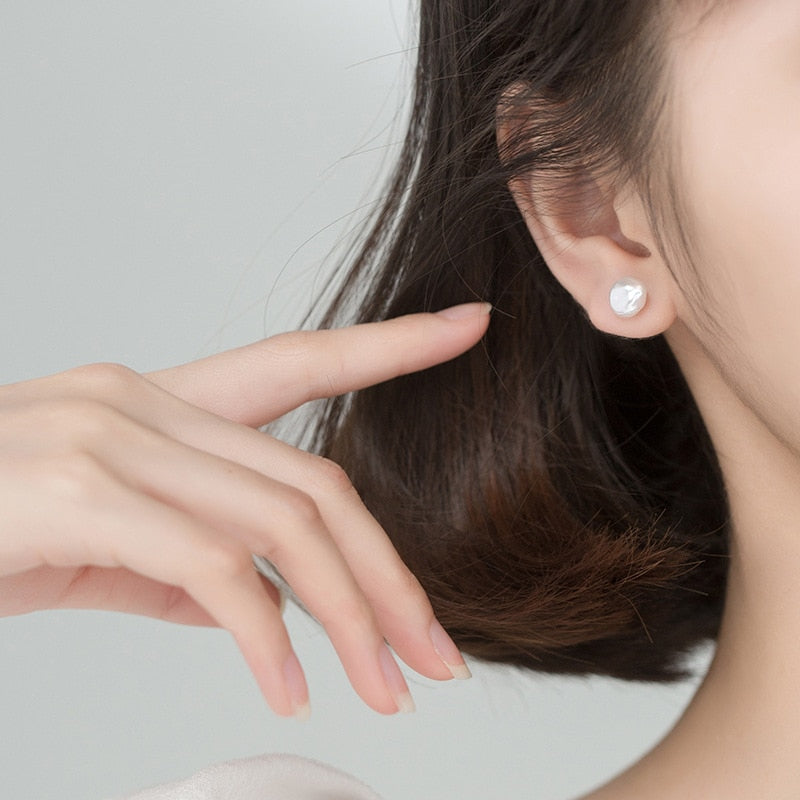 Baroque Pearl Stud Earrings - Frederika’s favorites 🦊