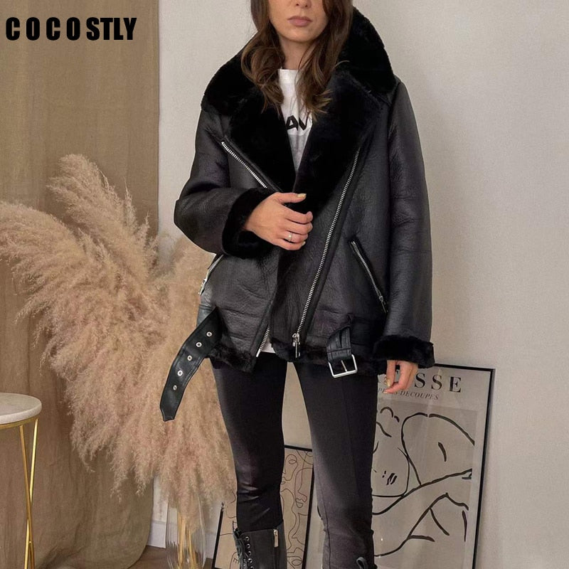 High Quality Woman's Faux Leather Fur Coat - Frederika’s favorites 🦊